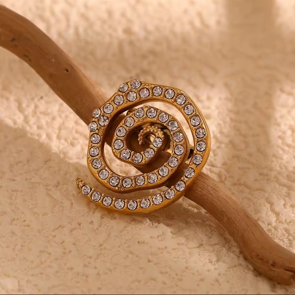 Gold Spiral Brooch with Crystals - Picture 8 of 12